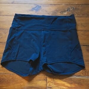 8 Lulu Align Blue Shorts